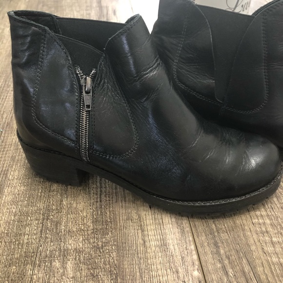 Black Boots from Italy - Picture 2 of 6